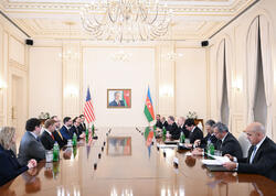 İlham Əliyevin ABŞ-ın Vitse-prezidenti ilə geniş tərkibdə görüşü başlayıb
