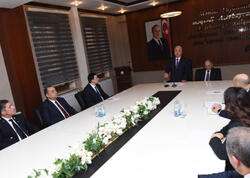 Nəsimi Rayon İcra Hakimiyyətinin başçısı kollektivə təqdim olunub - FOTO