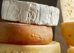 Pendirin daha ləzzətli olması üçün onu bu materiala bükün