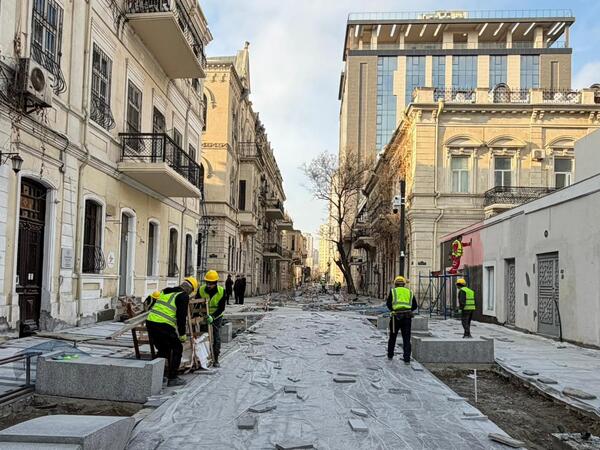 Bakının bu küçəsində abadlıq işləri tamamlanır - <span class="color_red">FOTO</span>