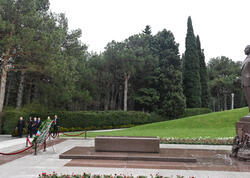 Ərəb Parlamentinin prezidenti Fəxri xiyabanı və Zəfər parkını ziyarət edib - FOTO