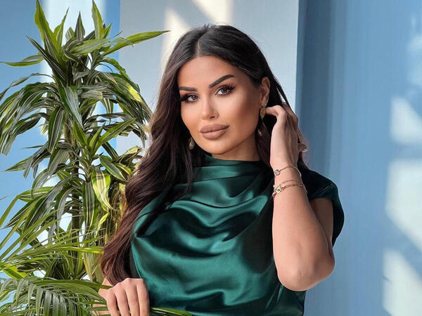 Tanınmış aparıcı Ofelyanı RÜSVAY ETDİ: "Müəllimimin oğlunun ailəsini o DAĞITDI"