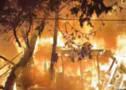 Sumqayıtda ayaqqabı təmir məntəqəsi yanır - <span class="color_red">VİDEO</span>