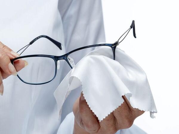 Eynək istifadə edənlərin nəzərinə - Hər ay şüşə dəyişdirməyə ehtiyac yoxdur