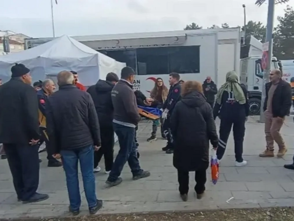 Azərbaycanlı həkim Türkiyədə küçədə "həyat qurtardı" - <span class="color_red">FOTO</span>