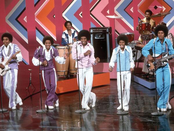 Maykl Cekson ilk dəfə qardaşları ilə EFİRDƏ - <span class="color_red">VİDEO</span>