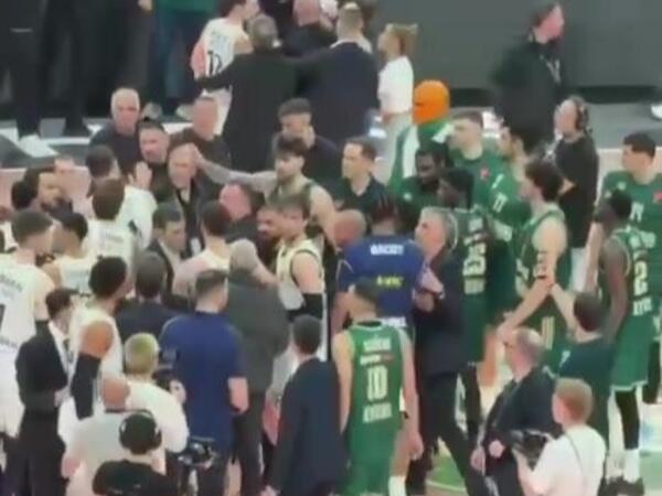 “Fənərbağça” matçında dava düşdü - <span class="color_red">VİDEO</span>