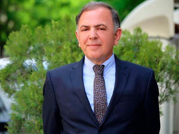 İşdən çıxarılan Xalq artistinin əri bu teatıra direktor təyin edildi