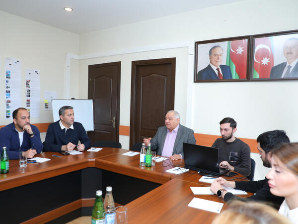 Teleradio Akademiyasında “Ekran-efirdə ədəbi tələffüz və publisistik üslub” mövzusunda təlim təşkil olunub - <span class="color_red">FOTO</span>