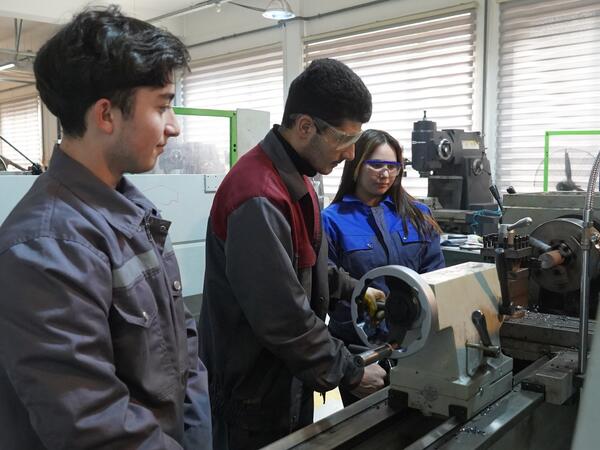 Peşələrini belə öyrənirlər - <span class="color_red">FOTOlar</span>