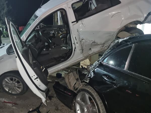 Cümə məscidinin axundunun oğlu zəncirvari qəza törətdi - <span class="color_red">Ölən var</span>