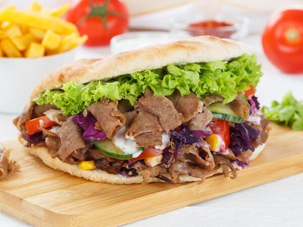 Alman mütəxəssisdən gözlənilməz açıqlama: Dönər ən sağlam nahar yeməyi imiş