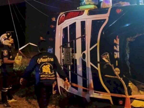 Avtobus aşdı, onlarla insan xəsarət aldı