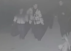 "Kameralara baxanda dəhşətə gəldik" - Bakıda uşağını küçəyə atan ana axtarılır