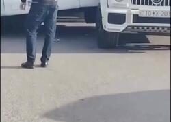 Bakıda bahalı QƏZA: Avtobus 2 lüks avtomobilin arasında qaldı - <span class="color_red">VİDEO</span>