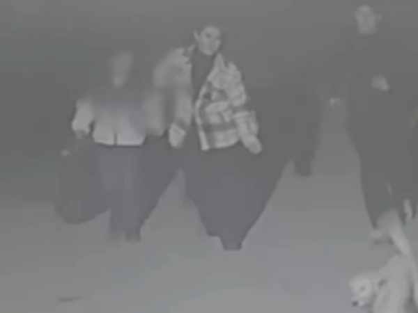 "Kameralara baxanda dəhşətə gəldik" - Bakıda uşağını küçəyə atan ana axtarılır