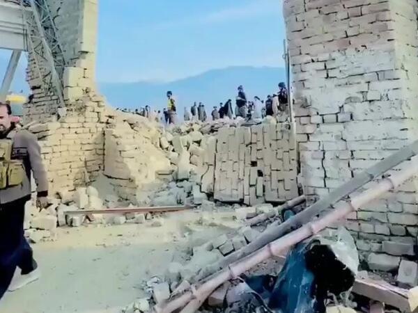 Pakistanda terror: 11 hərbçi həlak oldu - <span class="color_red">VİDEO</span>