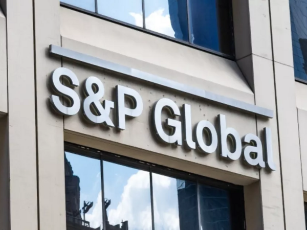 “S&amp;P” Azərbaycanın bank sektoru üzrə sahəvi risk reytinqini yüksəldib