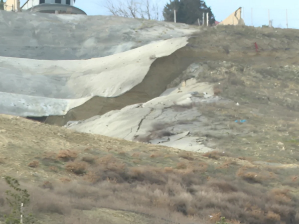 Bakıda torpaq sürüşməsi baş verib - VİDEO