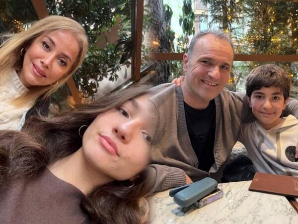 İradə İbrahimova ailəsi ilə - <span class="color_red">FOTO</span>