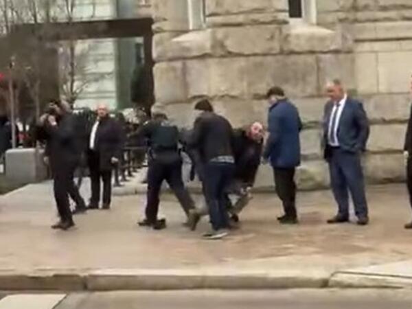 Azərbaycan Prezidentinin təhlükəsizlik xidmətinin əməkdaşları və ABŞ polisi təxribata imkan vermədi - <span class="color_red">VİDEO</span>