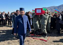 33 il itkin kimi qeydiyyatda olan şəhidin Zibeydə Əhmədova ilə vida mərasimi keçirilir