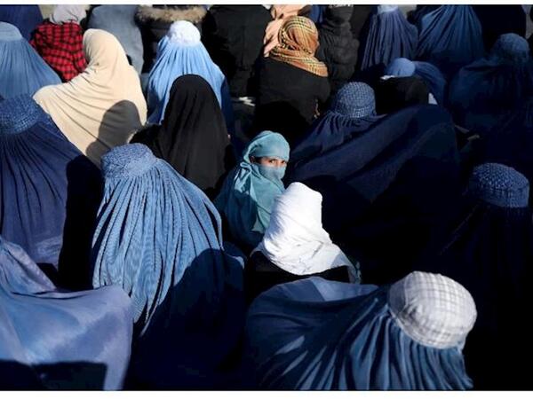 Əfqanıstanda qadınlarla bağlı qalmaqallı QANUN