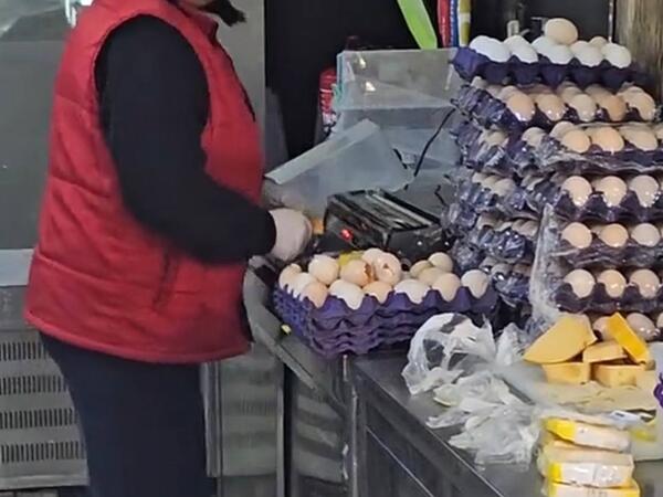 “Araz” marketdə kiflənmiş məhsullar satışa ÇIXARILIR? - <span class="color_red">VİDEO</span>