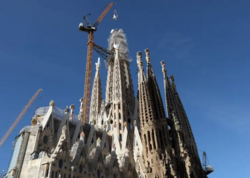 144 illik inşaatın sonu: Dünyanın ən hündür kilsəsi tamamlanır