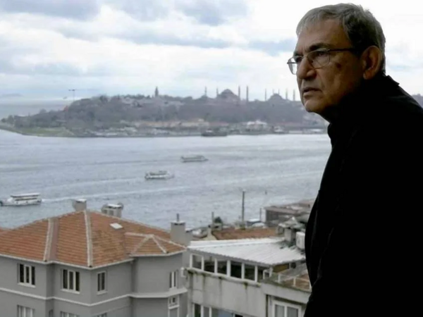 Orhan Pamukun dəbdəbəli mənzili GÜNDƏMDƏ - <span class="color_red">FOTO</span>