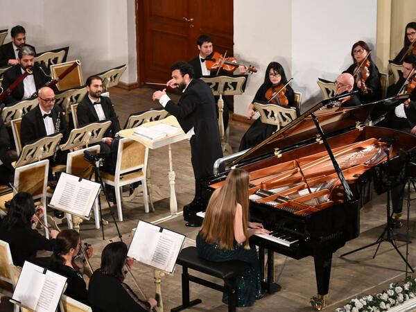 Üzeyir Hacıbəyli adına Azərbaycan Dövlət Simfonik Orkestrinin növbəti möhtəşəm konserti təqdim olundu - FOTO