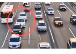 Ara məsafəsi saxlanılmadı, qəza qaçılmaz oldu - <span class="color_red">VİDEO </span>