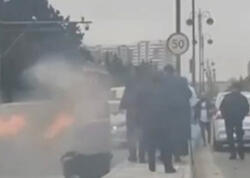 Bakıda metronun yanında maşın yandı - <span class="color_red">VİDEO</span>