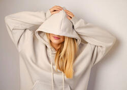 Bakıda Baləlinin şəkilləri olan qız köynəkləri satılır — FOTOlar