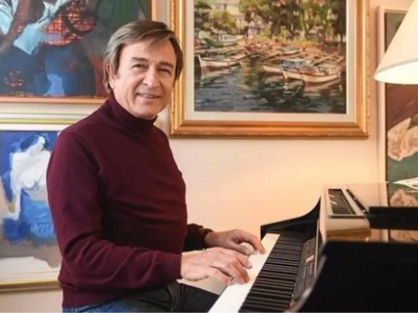 "O, mənə Azərbaycan mahnıları oxuyardı" - Türkiyəli müğənni