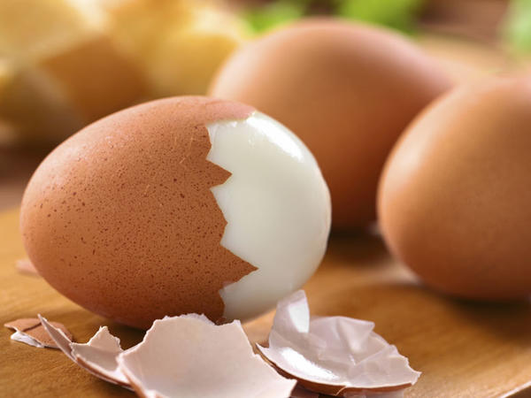 Yumurtanın qabığını bu üsullarla daha asan soymaq mümkündür