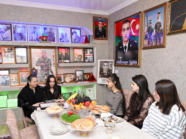 Heydər Əliyev Fondunun vitse-prezidenti Leyla Əliyeva Vətən Müharibəsi Qəhrəmanı Şahin Allahyarovun ailəsini ziyarət edib - <span class="color_red">FOTO</span>