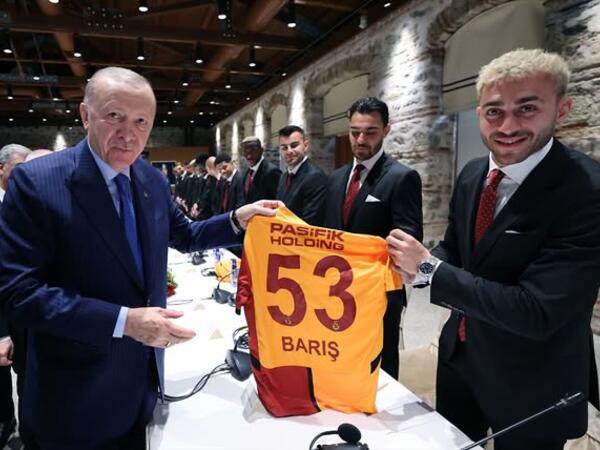 Ərdoğan "Qalatasaray"ı zəng edib təbrik etdi - <span class="color_red">VİDEO</span>