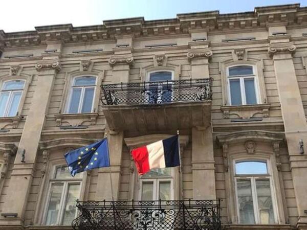 Fransa səfirliyi Azərbaycana başsalığı verdi