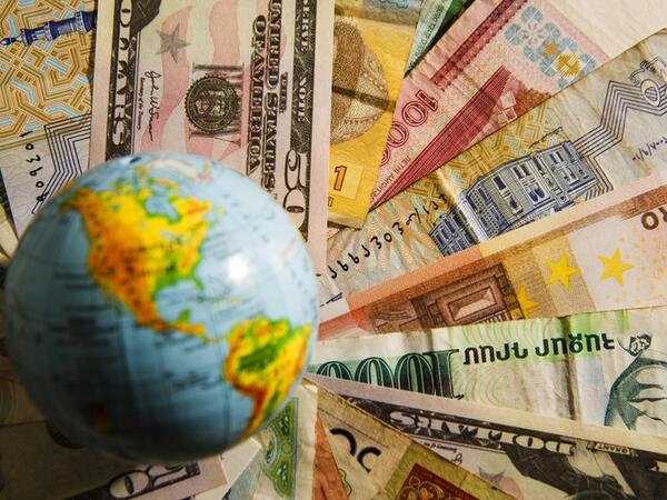 Bu valyuta 2,30 manatı KEÇDİ - Bazarda son durum