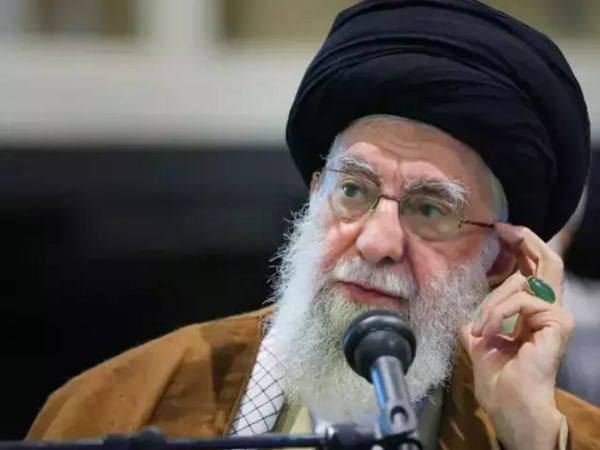 Xameneinin olduğu yerin koordinatlarını kim verib?