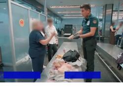 Türkiyə gömrükdə azərbaycanlı qadının çamadanından çıxanlar GÜNDƏM OLDU - <span class="color_red">VİDEO</span>