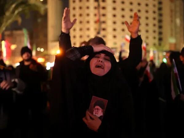 Tehranın iki üzü: Yas və şənlik