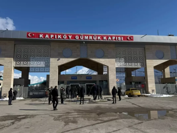 Türkiyə İranla sərhədi bağladı