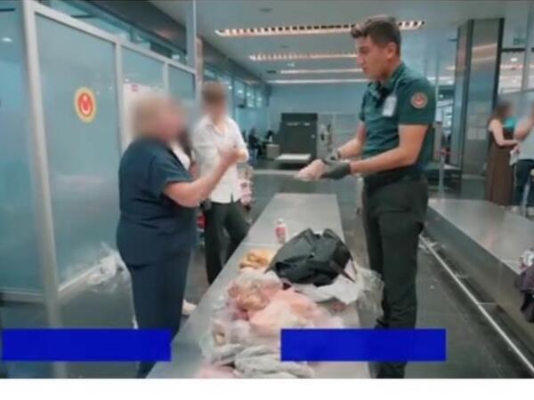 Türkiyə gömrükdə azərbaycanlı qadının çamadanından çıxanlar GÜNDƏM OLDU - <span class="color_red">VİDEO</span>