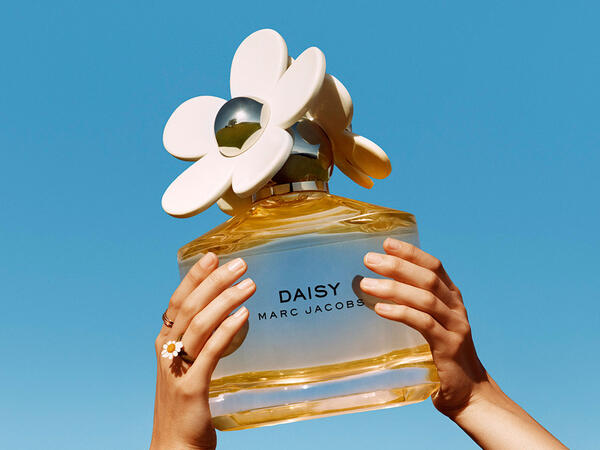 Yaz fəslində vurmaq üçün ən yaxşı çiçək ƏTİRLƏRİ