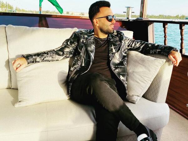 Azərbaycanlı müğənni bombalanan şəhərdə qaldı - Qayıda bilmir - <span class="color_red">FOTO</span>