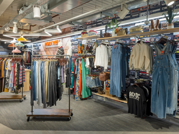 Bakıda bu "Mall" bağlanır