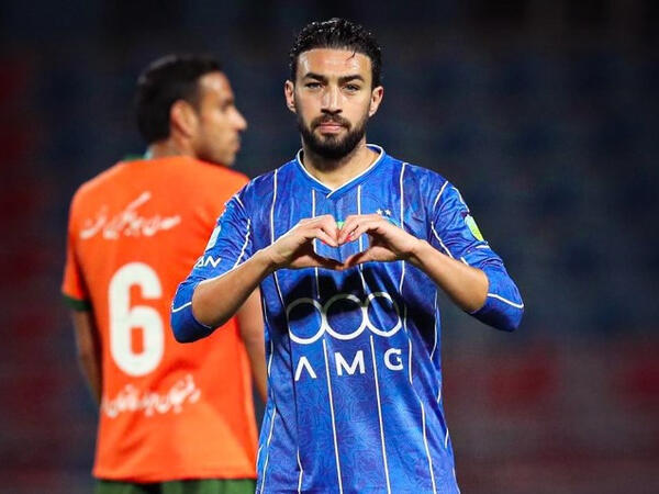 "Barselona"nın keçmiş ulduzu İrandan QAÇDI