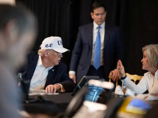 Tramp: "Əsas hədəf rəhbərliyin başını kəsməkdir"